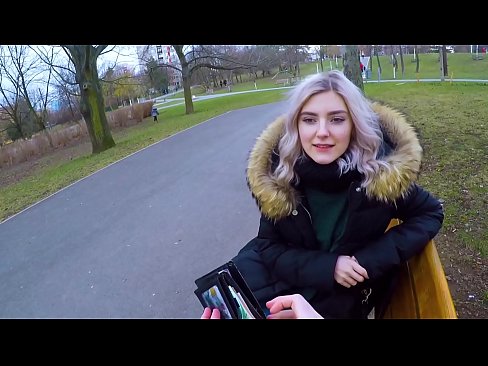 ❤️ Gleypir heitt ásamt ókunnugra fyrir peninga - blástur í garðinum eftir Evu Elfie Slúður á klám is.teenactivewear.ru ❌️❤